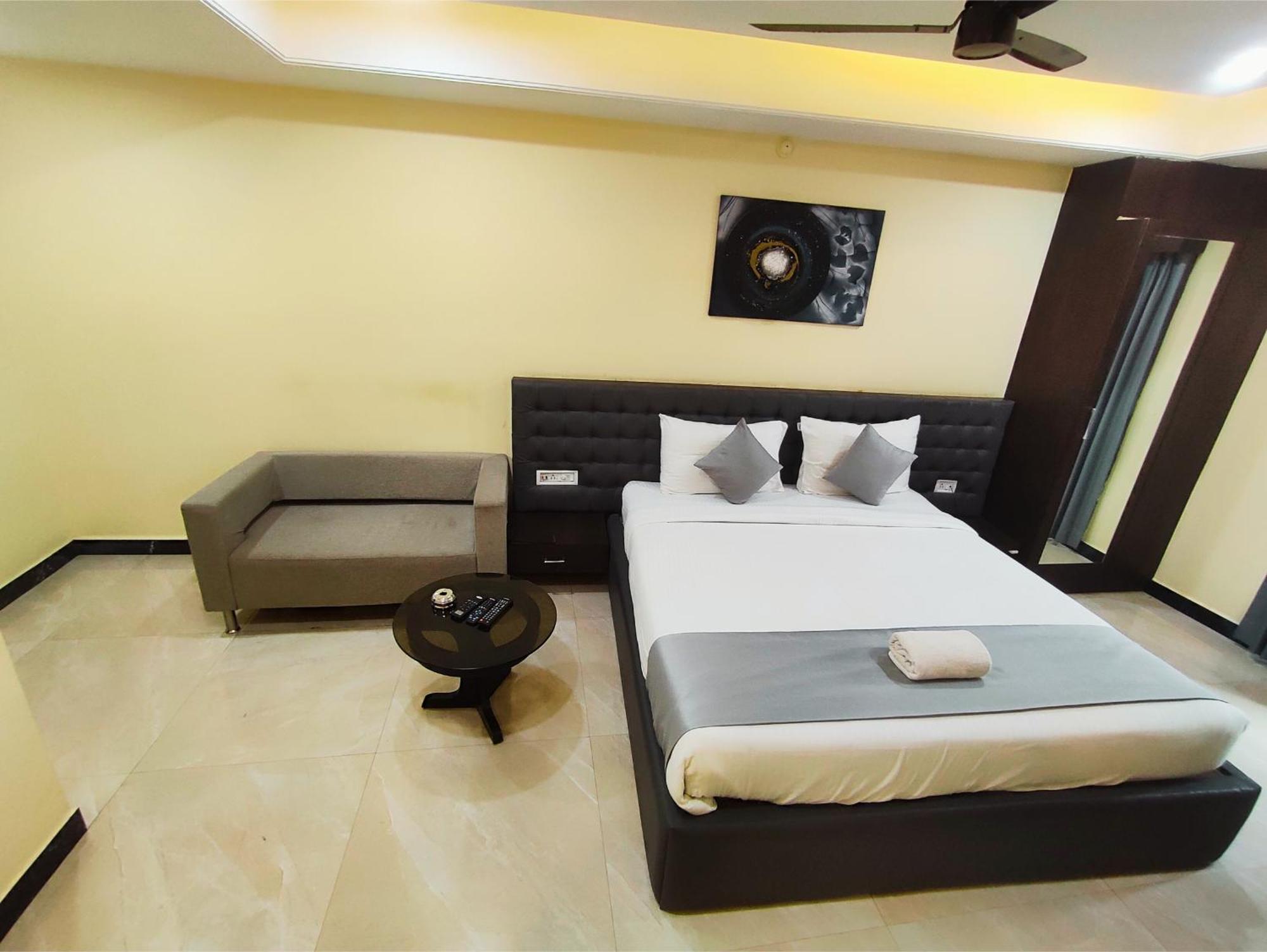 Hotel Papilio Māldah المظهر الخارجي الصورة